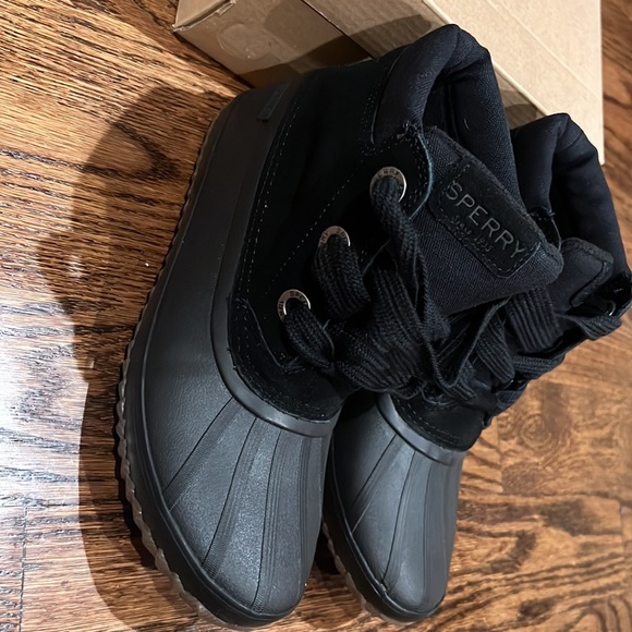 Brand New Sperry Women’s Breakwater Duck Suede Boot! - Picture 4 of 5